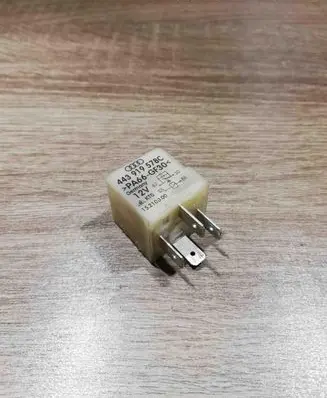Audi A6 S6 C5 4B Other relay 443919578C 267 WHITE