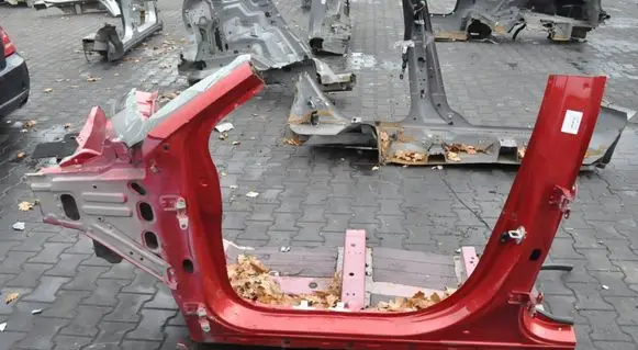 Mitsubishi Eclipse Cross Pillar (middle) 