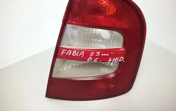 Skoda Fabia Mk1 (6Y) Rear/tail lights 6Y6945112B 6Y6945096B XU3X13404AE