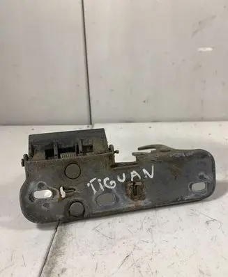 Volkswagen Tiguan Engine bonnet/hood lock/latch loop/hook 1k0823480