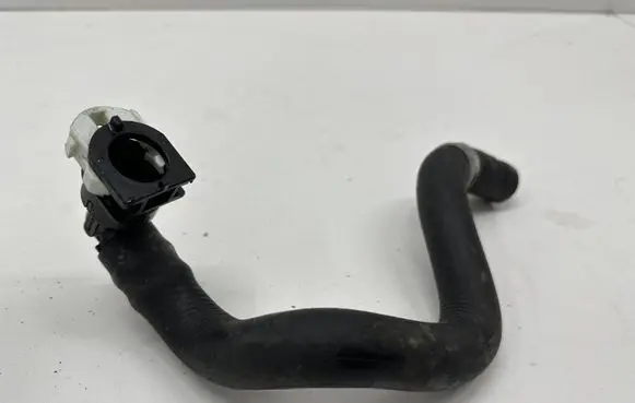 Toyota Camry VIII XV70 Engine coolant pipe/hose
