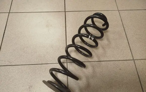 Volkswagen PASSAT B8 Rear coil spring