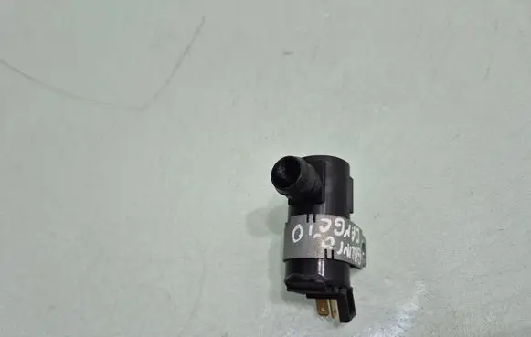 Mitsubishi Pajero Windscreen/windshield washer pump 
