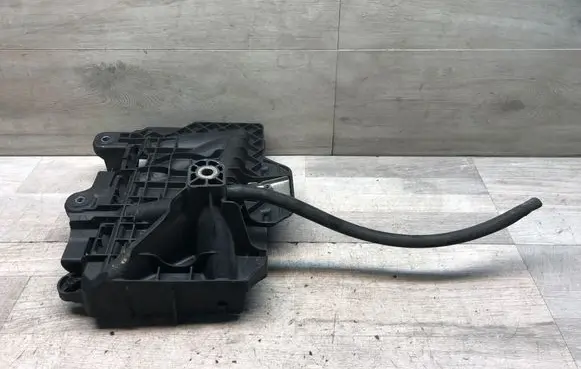 Skoda Fabia Mk2 (5J) Battery tray 6R0915331 DJ4CZ