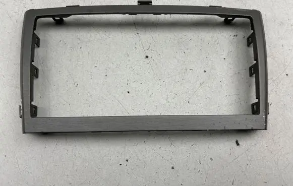 Toyota Avensis T270 Radio/GPS head unit trim 0519005210 55405230