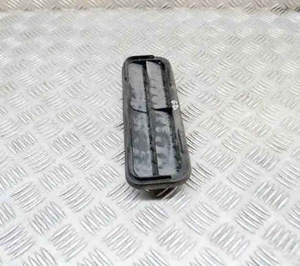 Quarter panel pressure vent