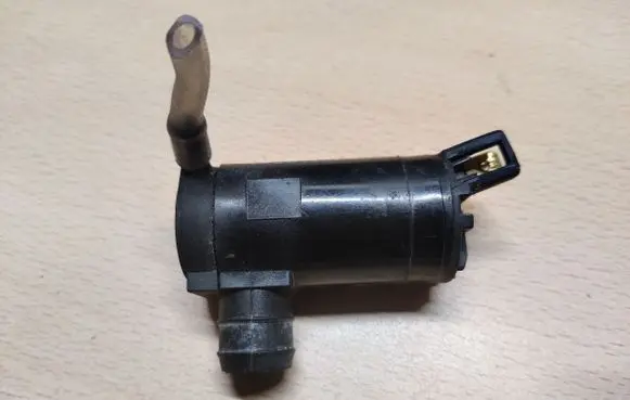 Honda CR-V Windscreen/windshield washer pump 38410M66151