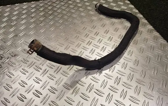 Engine coolant pipe/hose