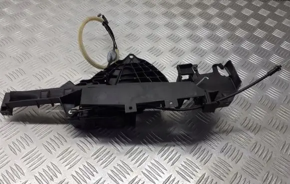 Ford C-MAX I Front door lock 3M5AR21813ER