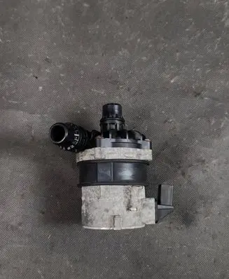 Mercedes-Benz S C217 Water pump A0005001986