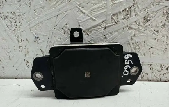 Toyota RAV 4 (XA50) Distronic sensor radar 8821042021