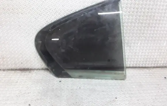 Rear vent window glass
