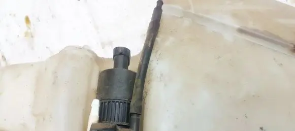 Renault Scenic I Windscreen/windshield washer pump