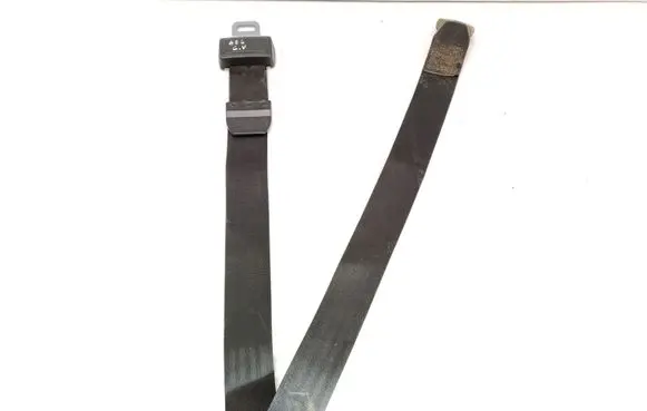 Volkswagen Polo II 86C 2F Middle seatbelt (rear) BHF6645