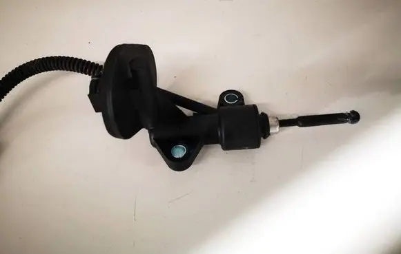 Opel Corsa E Clutch master cylinder 55594516