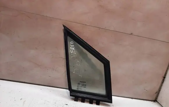 Toyota Corolla Verso E121 Front door vent window glass four-door 43R00097 TS917