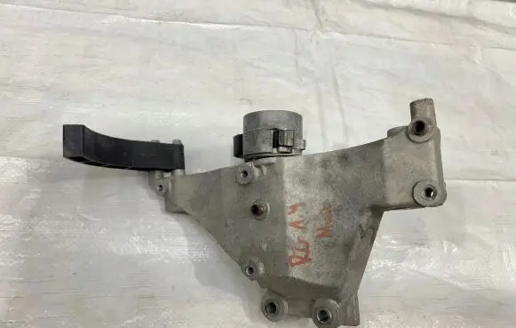 Fiat 500X Engine mounting bracket 55263128