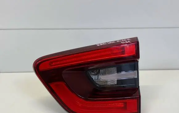 Tailgate rear/tail lights