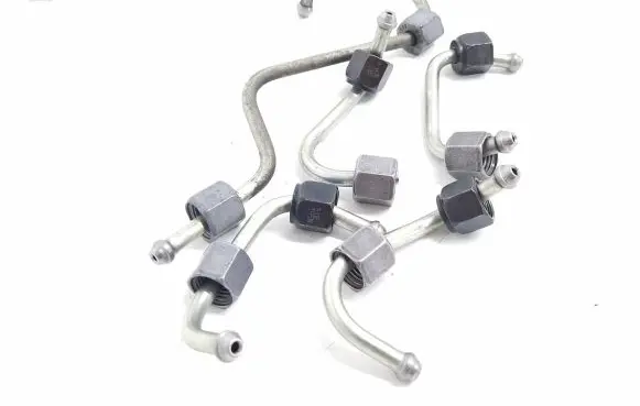 Citroen DS5 Fuel injector supply line/pipe 