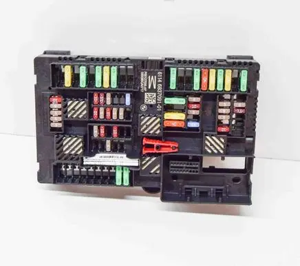BMW 6 G32 Gran Turismo Fuse module 6837091