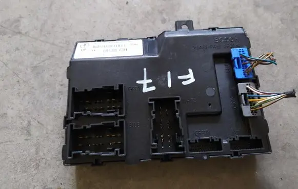 Ford Fiesta Comfort/convenience module 8V51-15K600-CH