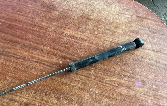 Rear shock absorber/damper