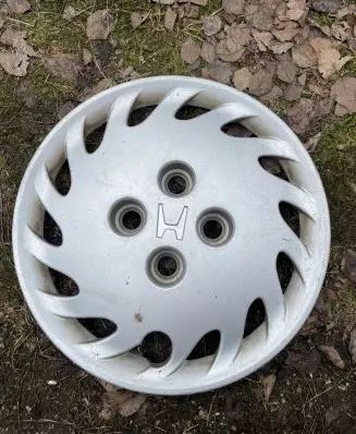 Honda Civic R13 wheel hub/cap/trim 44733SR49300