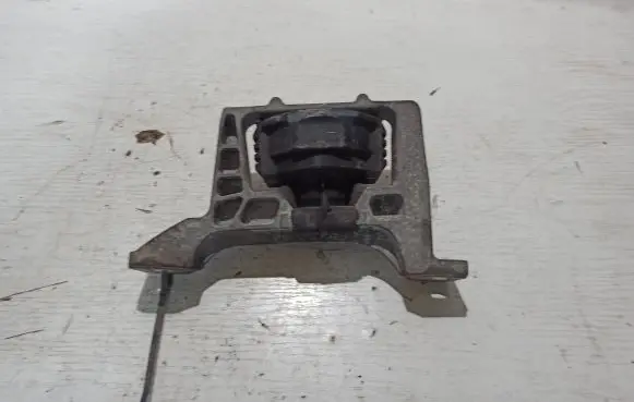 Volvo V50 Engine mount bracket 3M516F012BG 80952316
