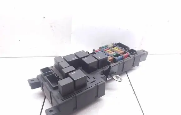 Volvo S60 Fuse module 8637841 518717004