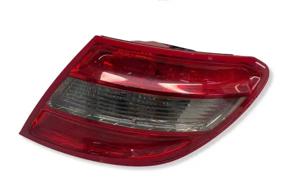 Mercedes-Benz C W204 Rear/tail lights 2049068602