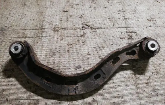 Rear control arm