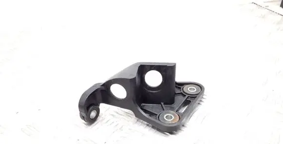 Volkswagen PASSAT B7 Gear shift cable bracket 1K0711789J