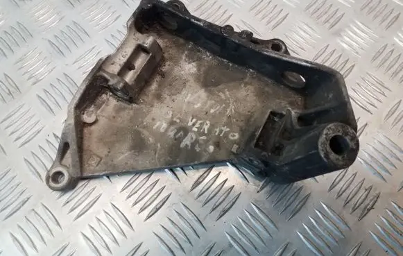 Volkswagen Touareg I Generator/alternator bracket 070903143C
