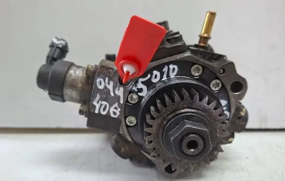 Renault Trafic III (X82) Fuel injection high pressure pump S27610226 0445010406