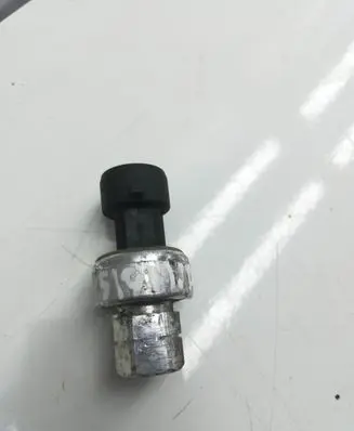 Opel Insignia A Air conditioning (A/C) pressure sensor 