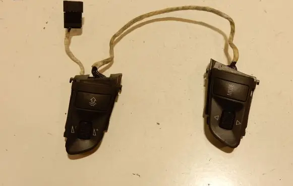 Audi A6 S6 C6 4F Steering wheel buttons/switches 4F0951527 4F0951527A 6144