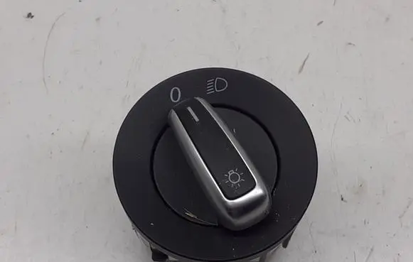 Volkswagen Jetta VI Light switch 3C8941431F