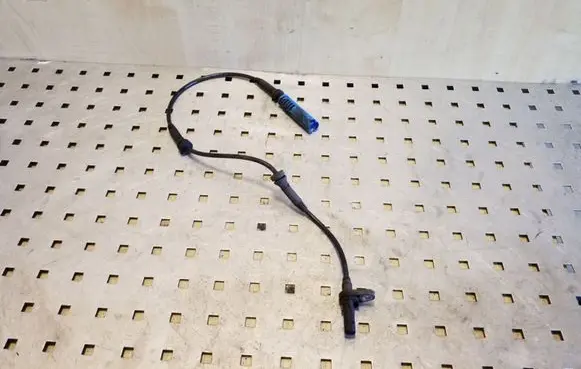 BMW 5 E60 E61 ABS brake wheel speed sensor 611269087059