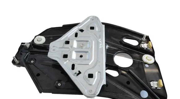 Rear window lifting mechanism without motor