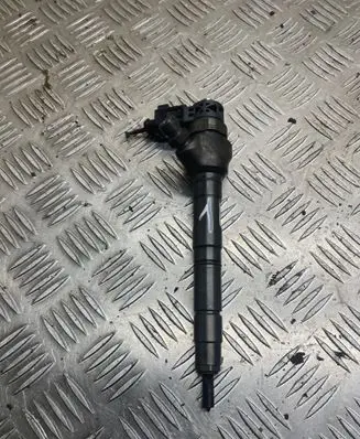 Audi A4 S4 B8 8K Fuel injector 03l130277