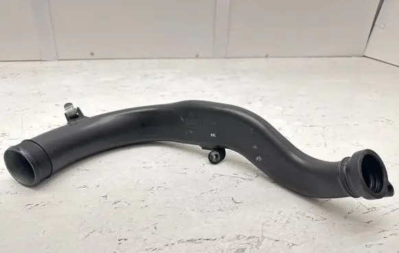 BMW M4 F82 F83 Air intake duct part 7846245