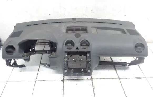 Volkswagen Caddy Dashboard 2K1858295C 2K1858003