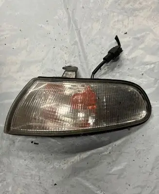 Mazda 626 Front indicator light M69258