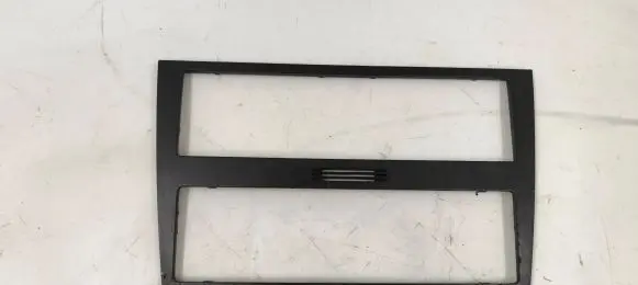 Radio/GPS head unit trim