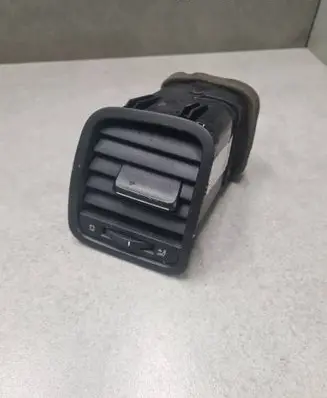 Skoda Yeti (5L) Dashboard side air vent grill/cover trim 5L0819701 8108530