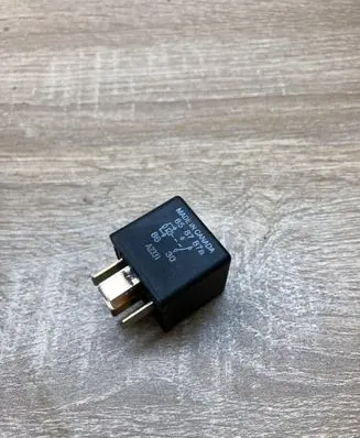 Mitsubishi Pajero Other relay MR301971 858787a