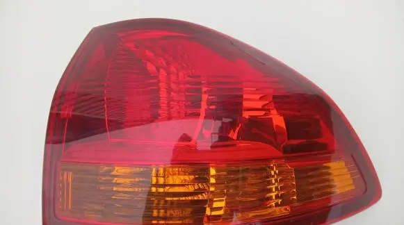 Mitsubishi Pajero Sport II Tailgate rear/tail lights H-CD25D