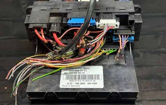 Mercedes-Benz C W203 Fuse module 2035454101 5DK00848544