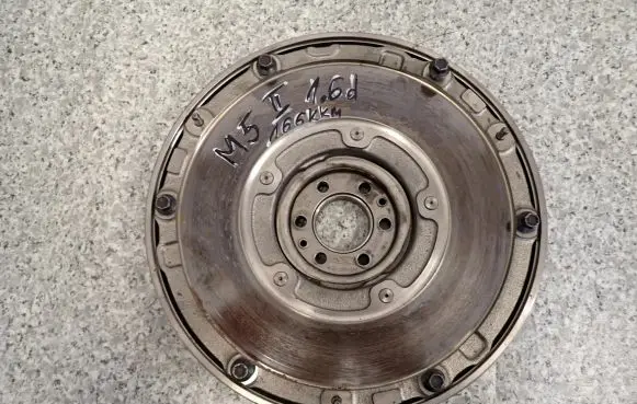 Mazda 5 Dual mass flywheel 