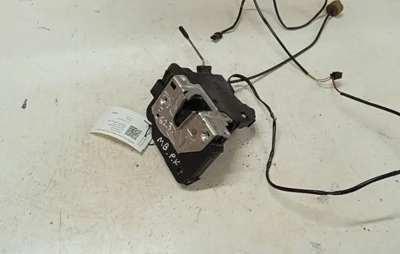 Mercedes-Benz C W203 Front door lock